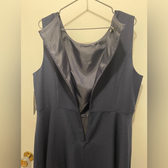 Jones Studio Navy dress sz16. New with tags. - Picture 6 of 8
